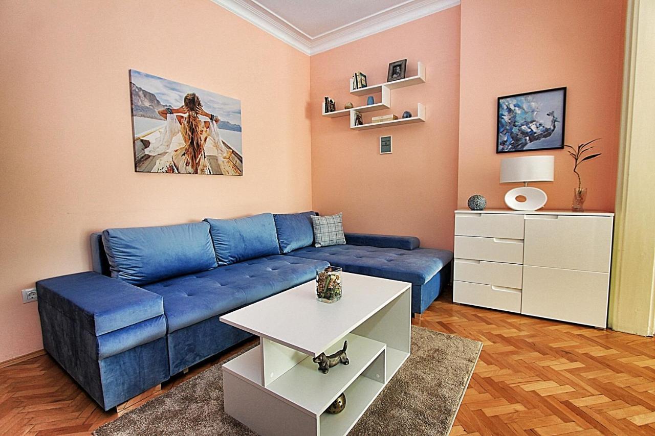 סופיה Colorful Apartment מראה חיצוני תמונה