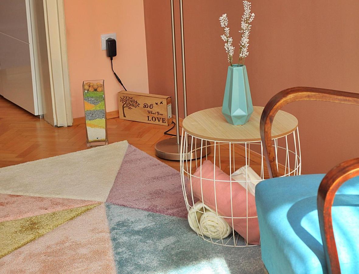 סופיה Colorful Apartment מראה חיצוני תמונה